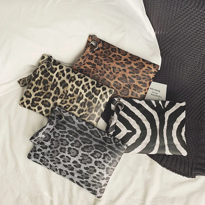 Chic Animal Print Casual Clutch with Wristlet: Fashionable Leather Look Wallet for Women