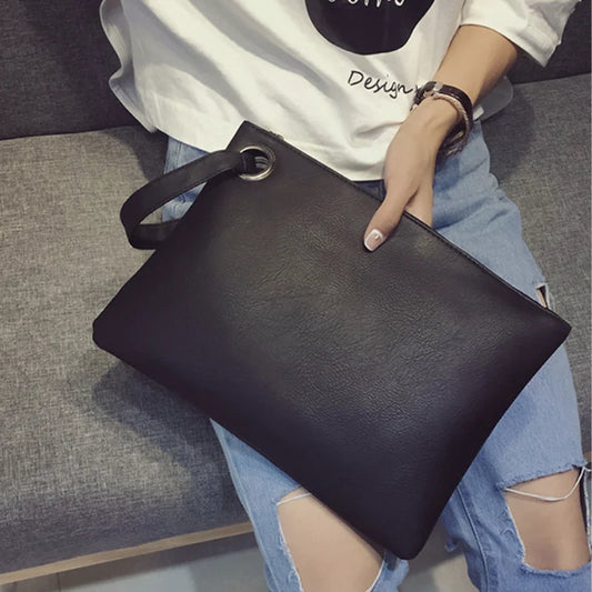 The Night Out Clutch – Sleek Leather Envelope Bag for Effortlessly Cool Style